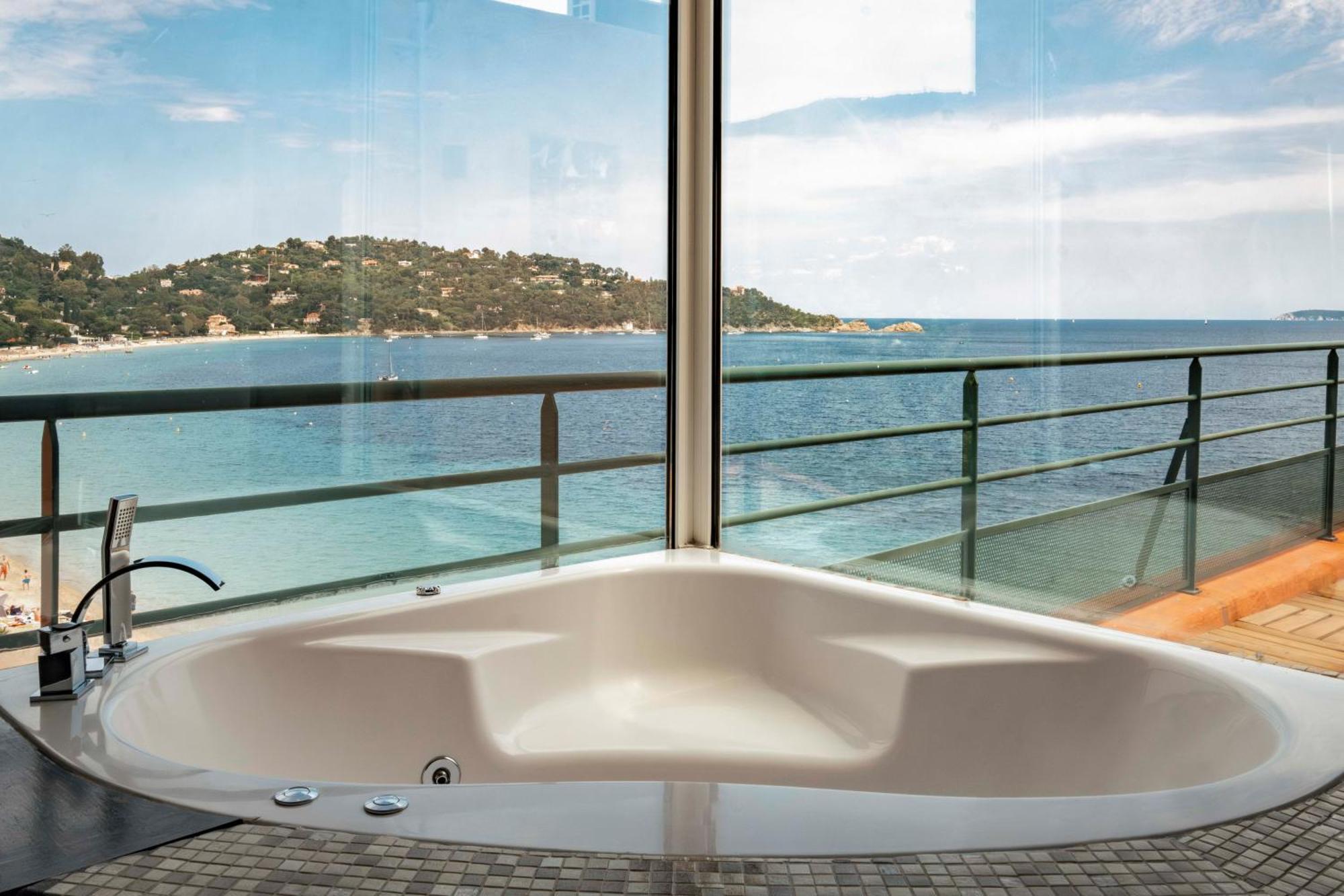 Surplage Hotel Cavaliere Le Lavandou Exterior foto